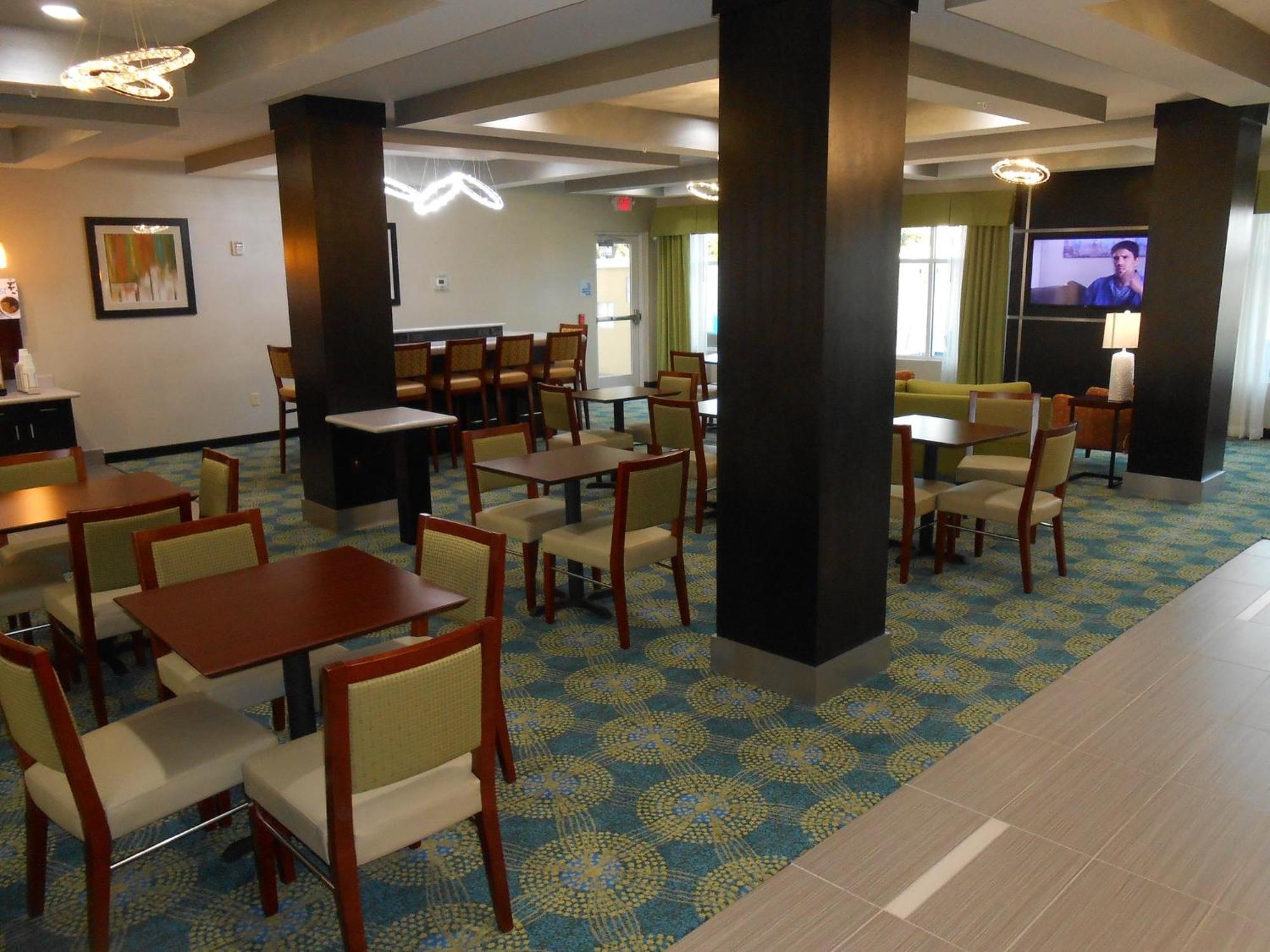 Holiday Inn Express & Suites Houston Northwest-Brookhollow By Ihg Exterior photo