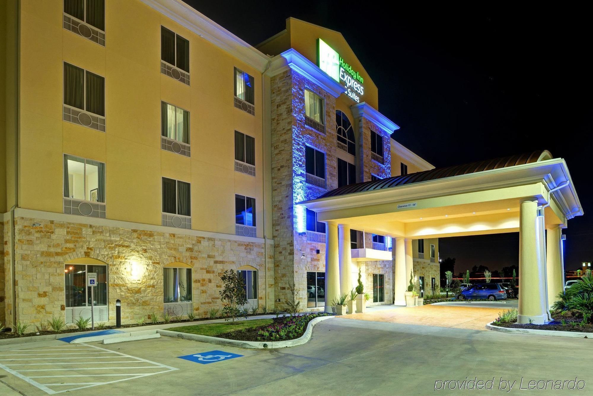 Holiday Inn Express & Suites Houston Northwest-Brookhollow By Ihg Exterior photo